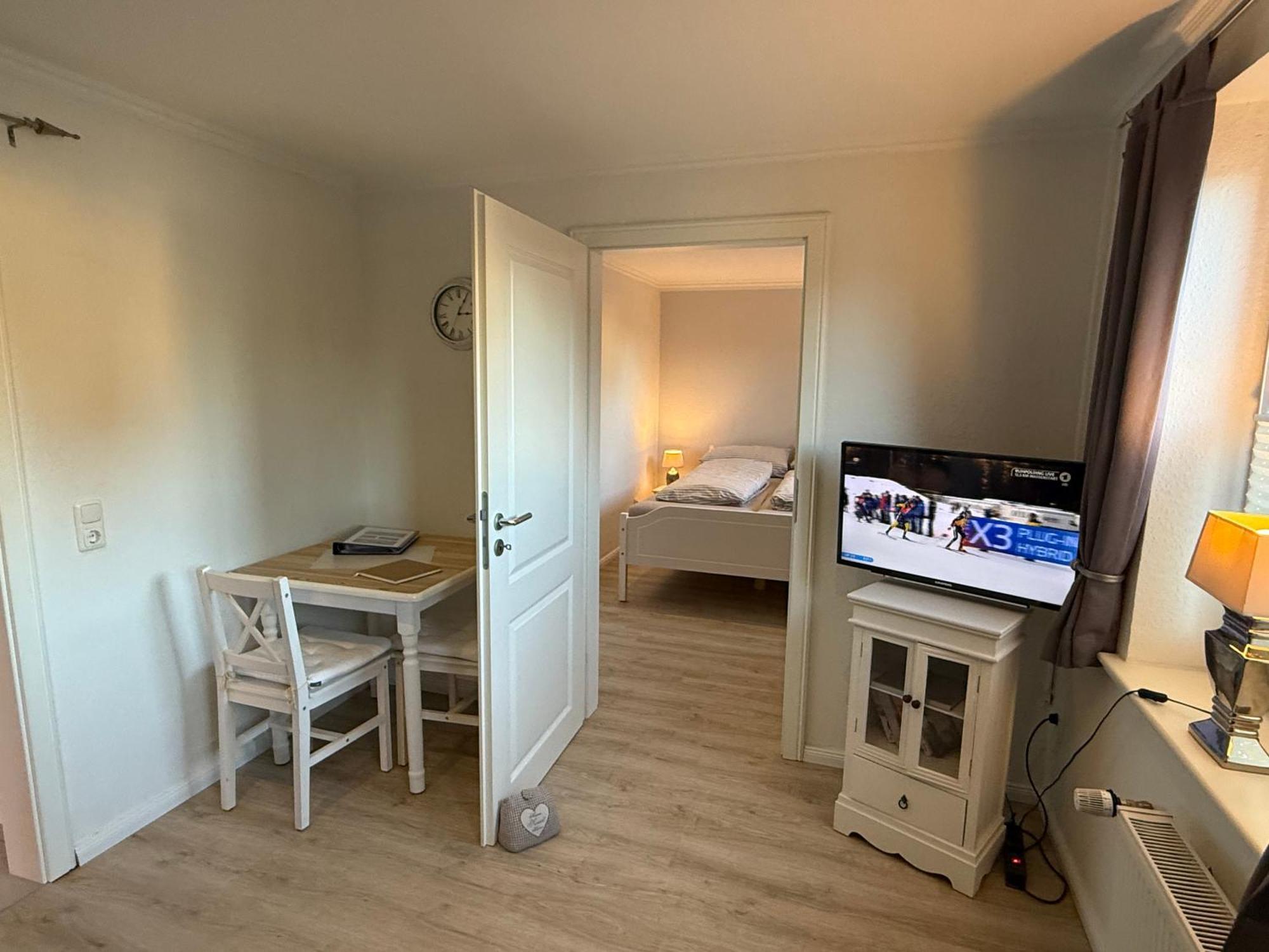 Ferienwohnung „Ole Karkenwech“ Husum-Roedemis Husum  Exterior photo